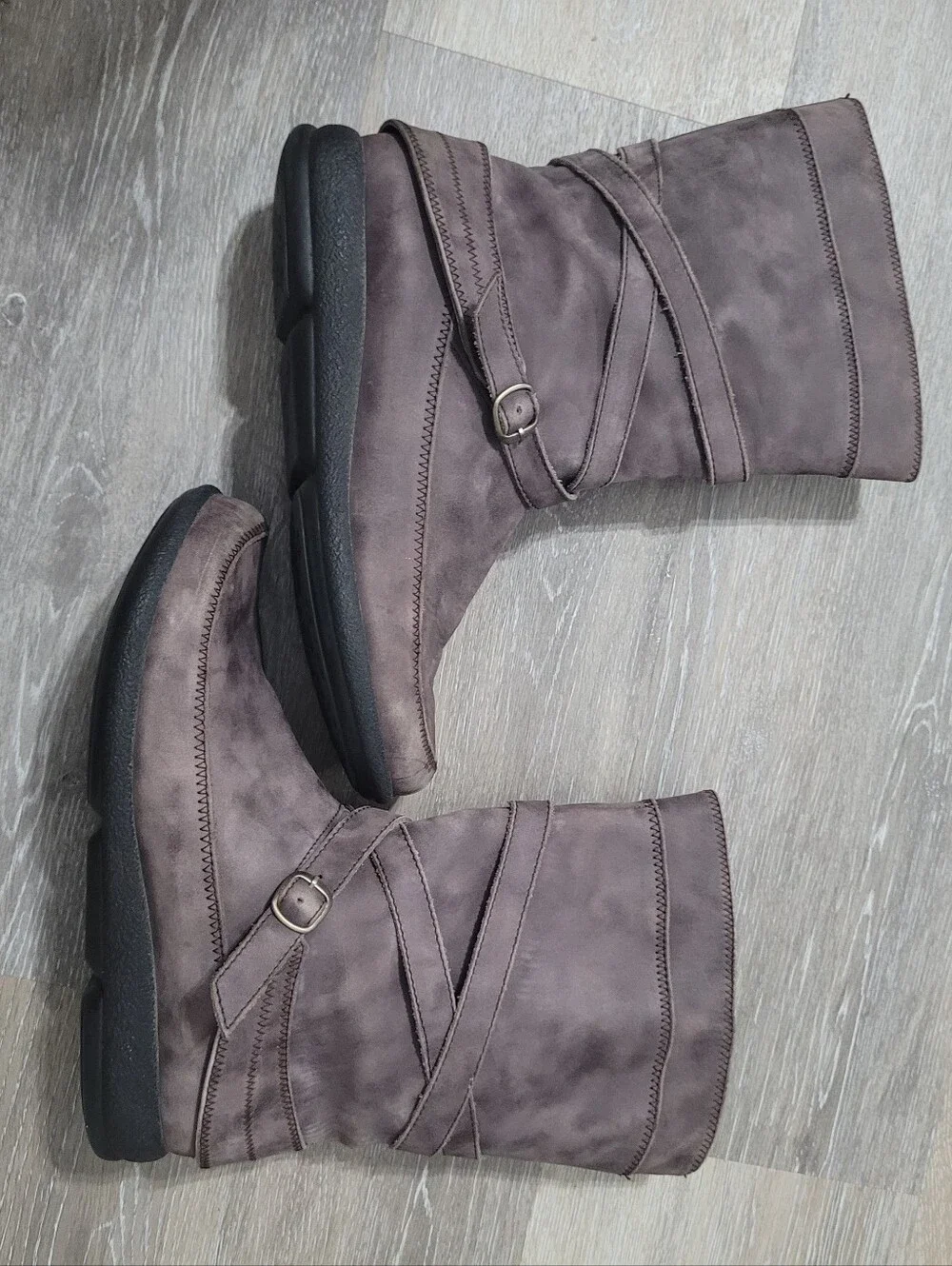 Mid Calf Suede Moccasin Style Boot Size 39 8.5 Fall Western Buckle Gorpcore